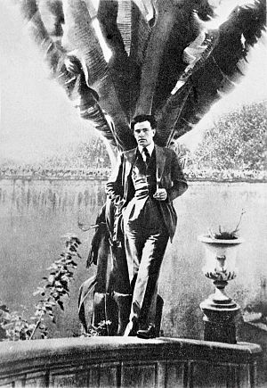 Поэт Вл. Маяковский во время поездки в Мексику в 1925 году